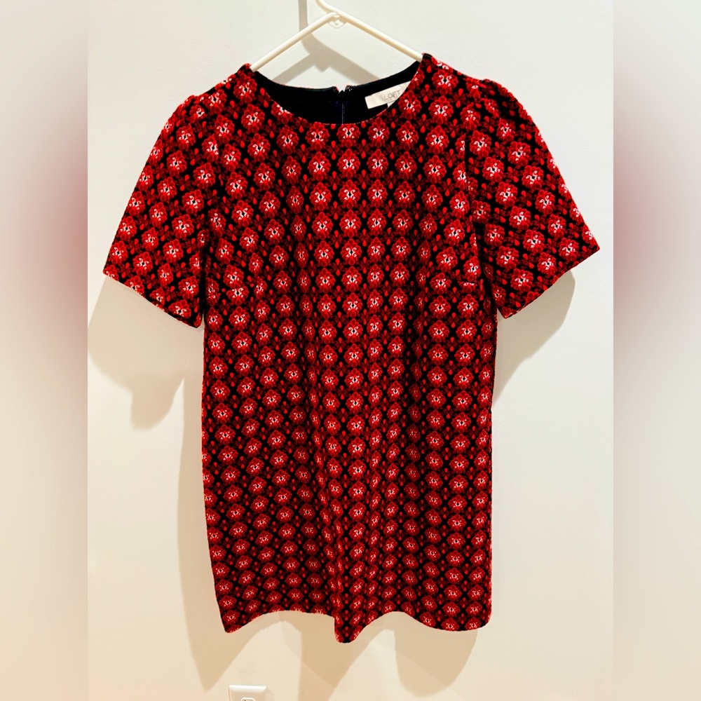 Ann Taylor Women’s Shift Dress - Polyester blend- Excellent Condition- Size L